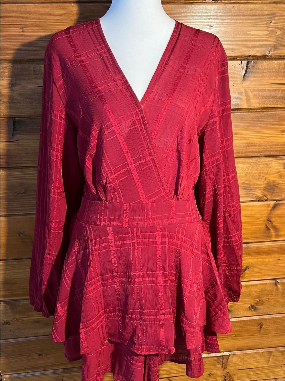 Womens Red Long-Sleeve V-Neck Tiered Dress